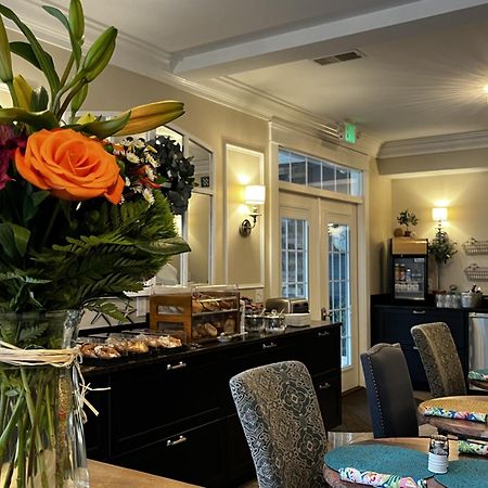 Anchor Inn Boutique Hotel Put-in-Bay Esterno foto