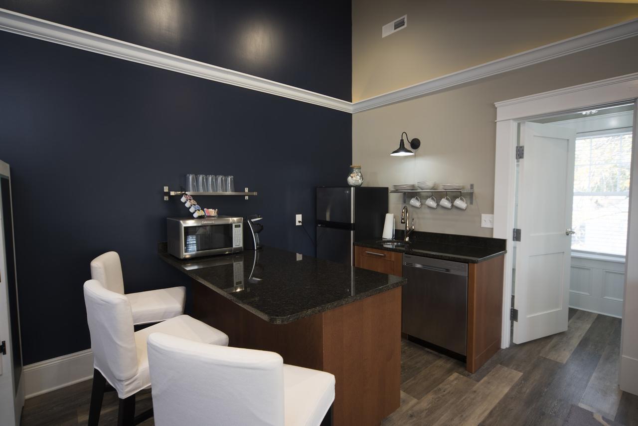 Anchor Inn Boutique Hotel Put-in-Bay Esterno foto