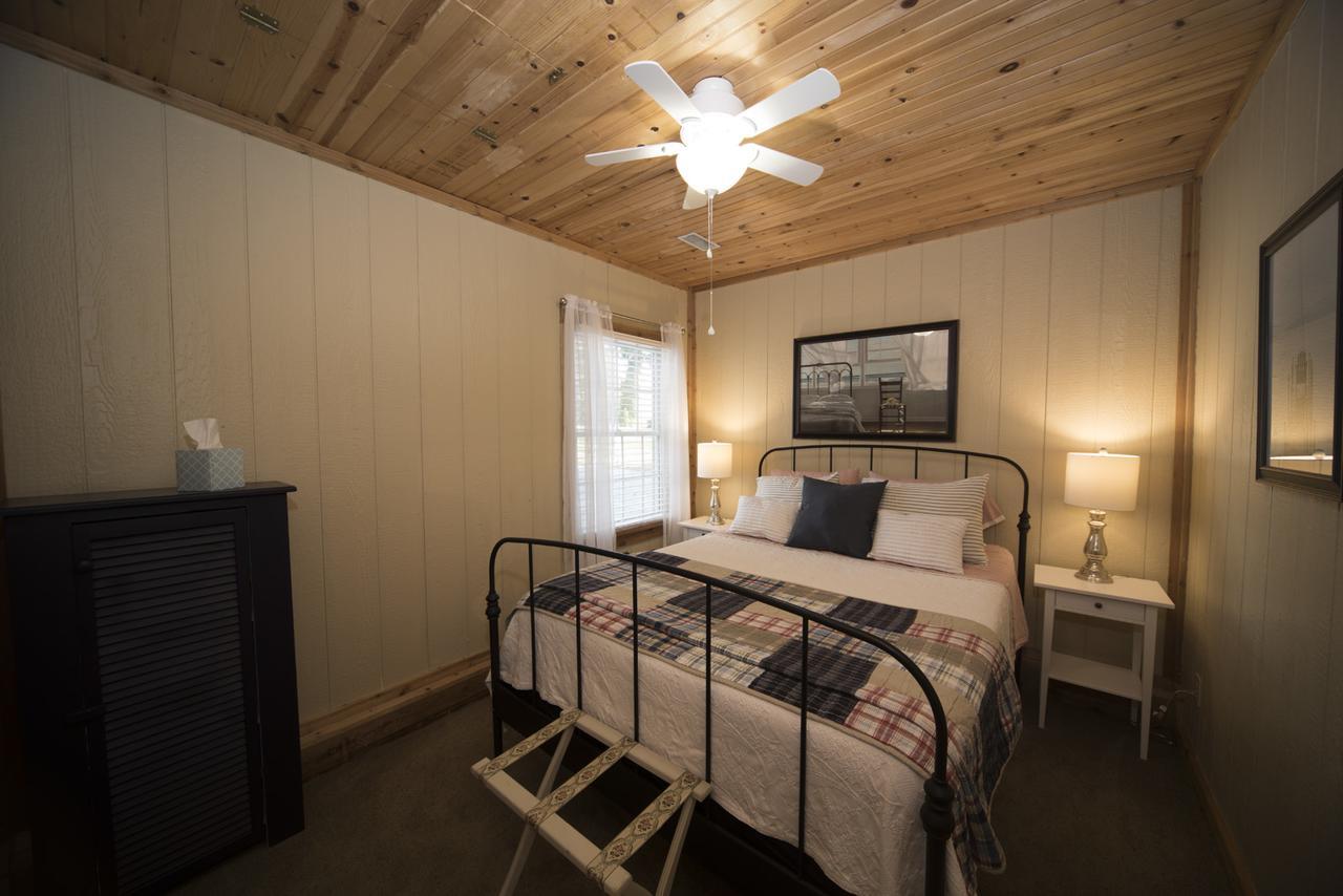 Anchor Inn Boutique Hotel Put-in-Bay Esterno foto